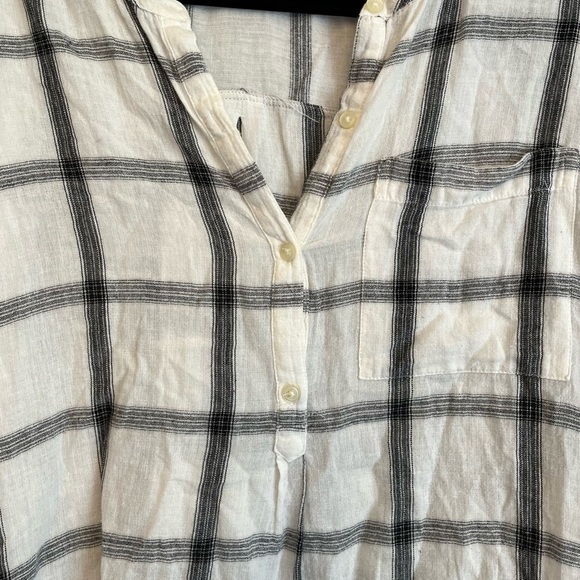 Old Navy Black and White Plaid V-neck Button-up Tunic Shirt - Size Large - Picture 7 of 8